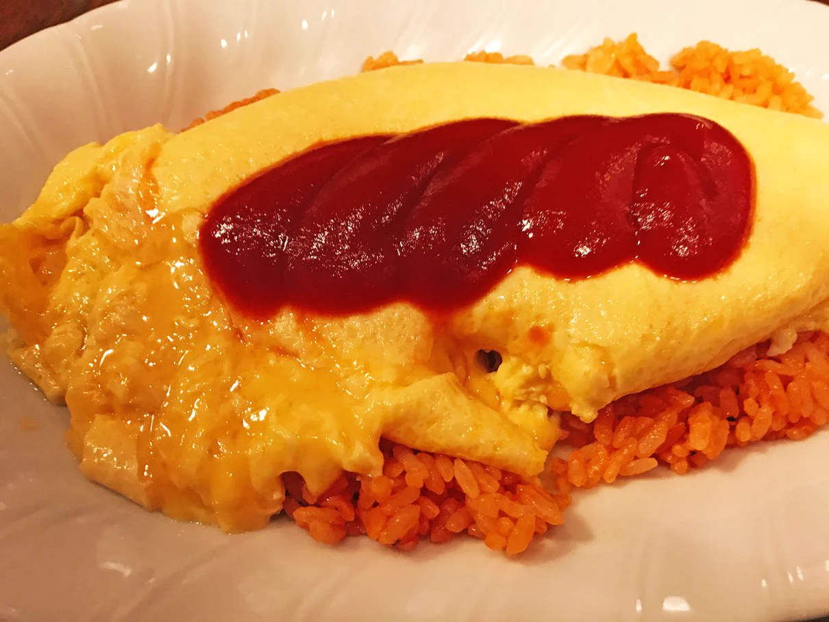 なにこれ？！ぷるっぷるの卵が乗ったオムライスが絶品！！