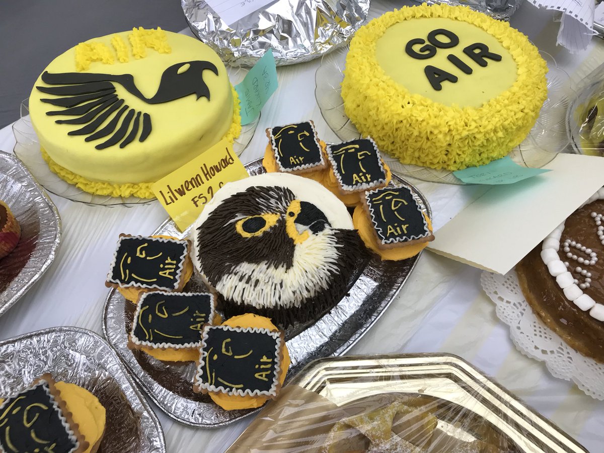 FPS_Falcons's tweet photo. Fantastic turn out by the Air Falcons for the House bake sale #GreatBritishBakeOff  #teamworkmakesthedreamwork #flyinghigh https://t.co/G2dc512RYG