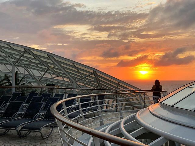 jeremyhall's tweet photo. Good morning from the high seas on the #OGetaway. Beautiful time on the #allureoftheseas as we approach Routan Honduras.
.
#organo #xchallenge #thisiswork #lovemyjob https://t.co/pse29vPots https://t.co/JUHRu14lgJ