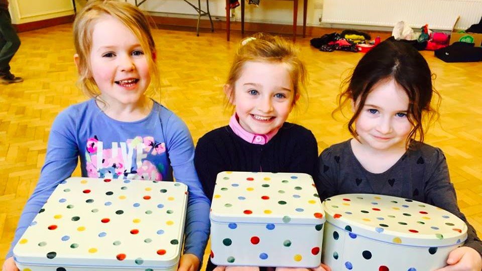 Hello #Harrogate parents! If you're looking to fill-up your #HalfTerm activity calendar, don't delay! Our Leeds workshop has already sold out but we still have availability for a full day of cooking, fun &amp; games @HLCNews on Thurs 1 November! > bit.ly/2yaJjcp