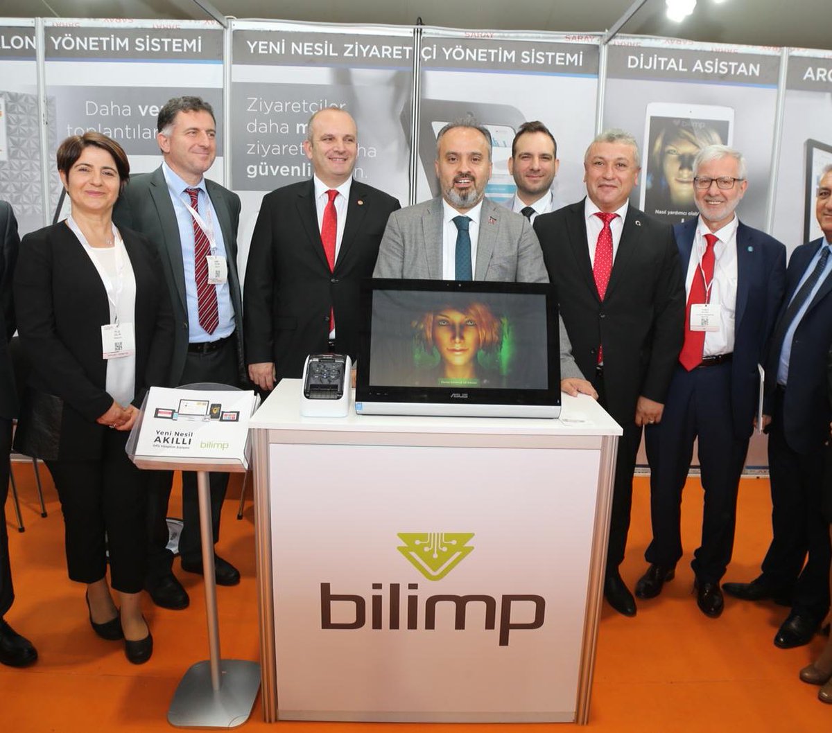 Alinuraktas70's tweet image. Kentimizin fuar potansiyelini arttırmaya ve şehrimizi nitelikli fuarlarla buluşturmaya devam ediyoruz. @networkfuar işbirliğiyle düzenlediğimiz Bursa Bilim ve Teknoloji Fuarı-BİLTEK’in açılışını gerçekleştirdik. Tüm halkımızı 4 gün boyunca devam edecek fuara davet ediyorum.