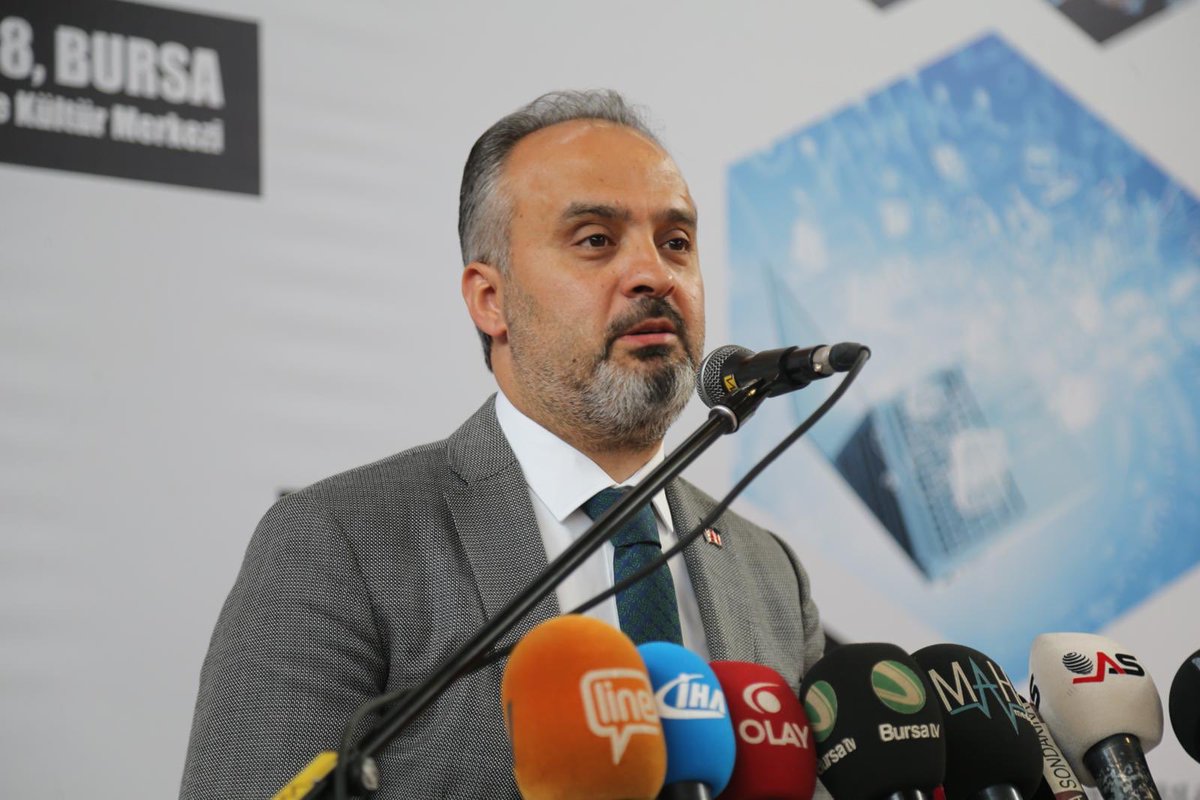 Alinuraktas70's tweet image. Kentimizin fuar potansiyelini arttırmaya ve şehrimizi nitelikli fuarlarla buluşturmaya devam ediyoruz. @networkfuar işbirliğiyle düzenlediğimiz Bursa Bilim ve Teknoloji Fuarı-BİLTEK’in açılışını gerçekleştirdik. Tüm halkımızı 4 gün boyunca devam edecek fuara davet ediyorum.