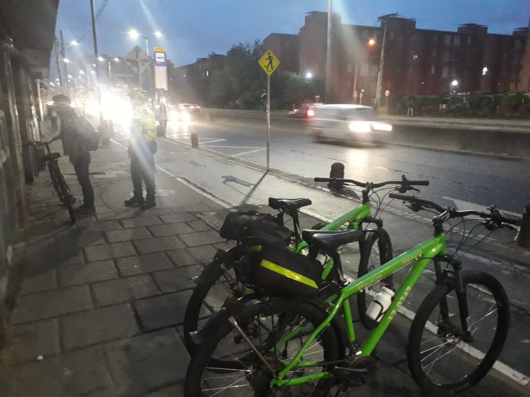 PoliciaBogota's tweet photo. #PlanDeChoque. | #AEstaHora se realiza plan de #ControlyRegistro a personas y bicitaxis en varias ciclorutas de #Kennedy, preservando la seguridad de la comunidad. https://t.co/nE9kc2h7dw