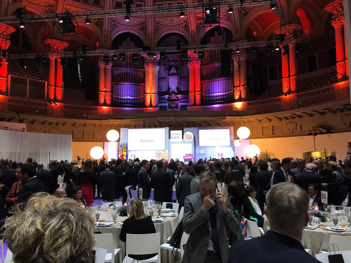 TCR_proteccion's tweet photo. Ayer asistimos a la gala anual de entrega de los premios @pimec en el @MuseuNac_Cat Gran noche en un entorno incomparable, gracias por la organización! #31PremisPimec #31PremisPyme #PremisPimec #PremisPyme #CenaSolidaria #MNAC #MuseuNacionalDArtDeCatalunya https://t.co/VFKkkwDPYC