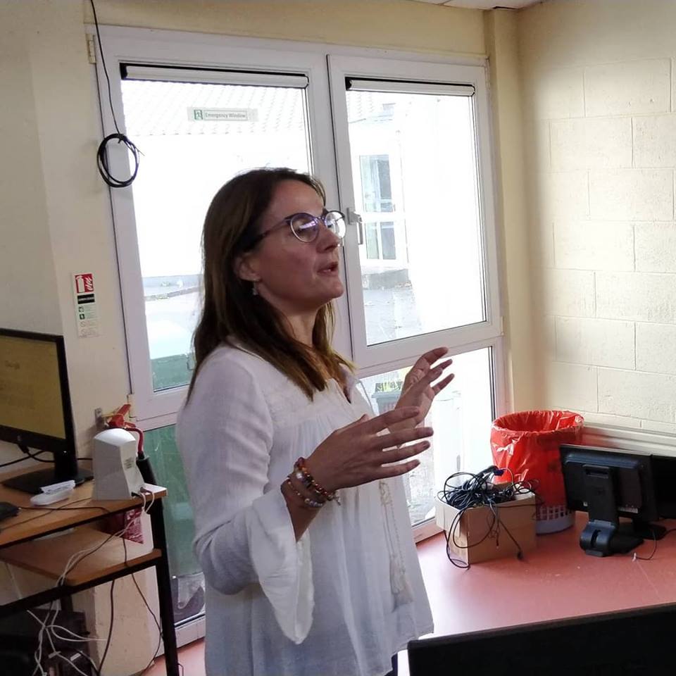 iesramiro2's tweet photo. Nuestra profesora Eva Mocalián de Tecnología se encuentra en el Instituto de Irlanda @KillorglinCC intercambiando experiencias de trabajo en educación con las TIC. https://t.co/Oohggr5RmC