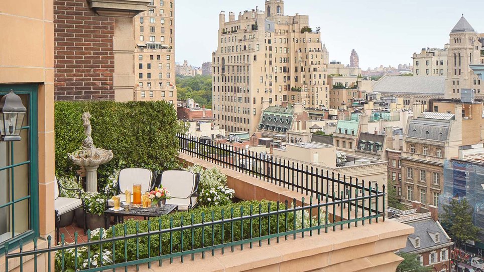 The Top 15 Hotels in New York City dld.bz/hbKNQ via @DeparturesMag #LuxuryTravel #NewYork #NYC