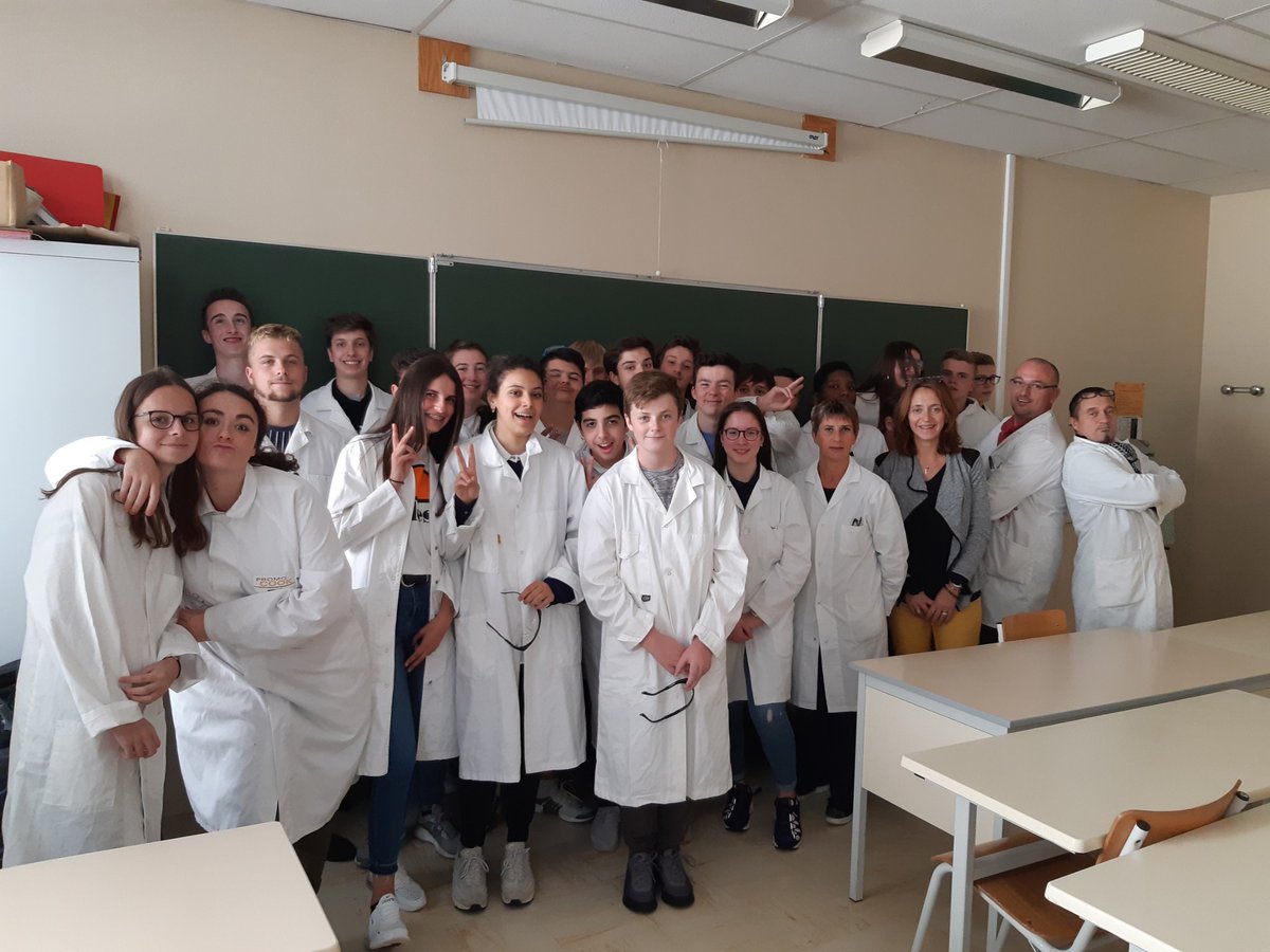 MMs_Mars's tweet photo. La team des profs du jour et la team @BASF_FR en direct du lycée Galilée à Franqueville Saint Pierre. Bravo et merci a tous ! https://t.co/5hxKlLkCMg