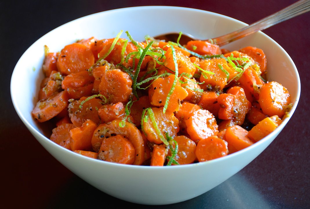 Our most popular vegetable side dish recipe SPICED LIME GINGER CARROTS.
ow.ly/n5JG30mbfRc
#weekendatthecottage #carrots #veggies #healthyrecipes #recipes