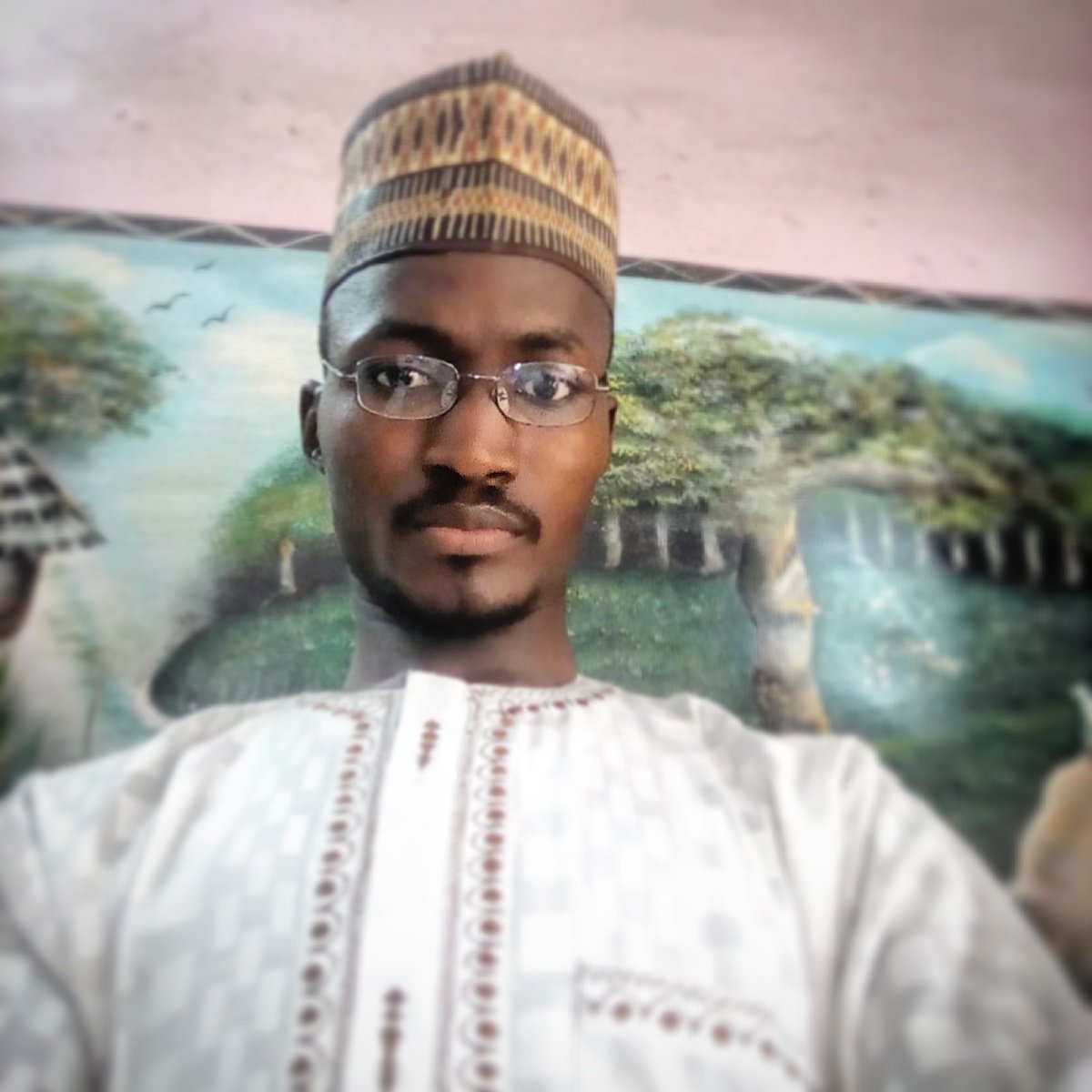 AliyuSisawo's tweet photo. #NewProfilePic
#ImForPeace https://t.co/KH7d1j9N5S