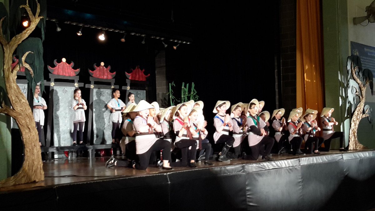 IAAChicago's tweet photo. #Throwback to our production of Mulan Jr. at St. Giles Elementary!
#infinityartsacademy
#ThrowbackThursday
#tbt
#mulanjr
#disney
#stgileselementary
#mushu
#luckycricket https://t.co/lBnm5caIC5