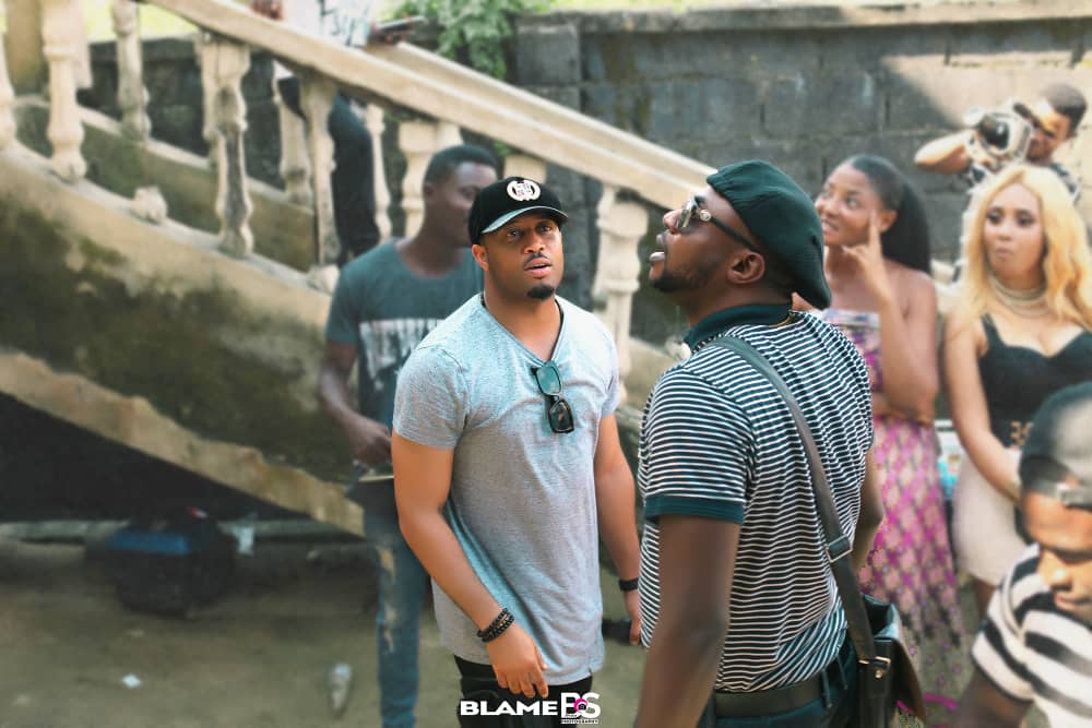 StarTv_01's tweet photo. Friend: If I slap u,  u will fly to America 
Me: Oya slap it 
Friend: *slaps me*
Me: 👇👇👇
#WhenIWasAChild 
#Lagosrealfakelife https://t.co/6HkXLIcwdM