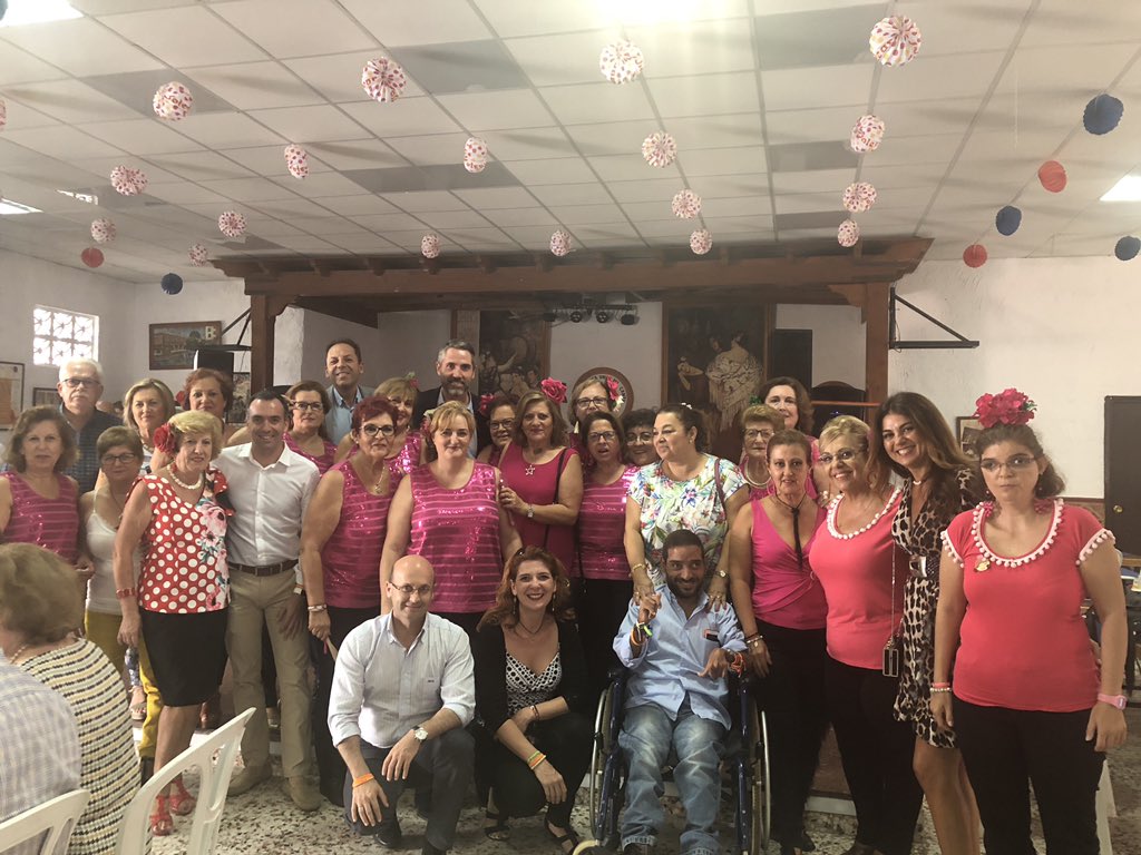 JCMaldonadoEst's tweet photo. Hoy la Asociación #APAFFER Mijas-Fuengirola organiza una #paella 🥘 solidaria en la Peña Flamenca de la Feria de #Fuengirola 💃🏻.
Os animo a todos a pasar por allí a disfrutar de un buen plato de arroz, del buen ambiente y a aportar vuestro granito de arena. https://t.co/KQU9MsEhoK