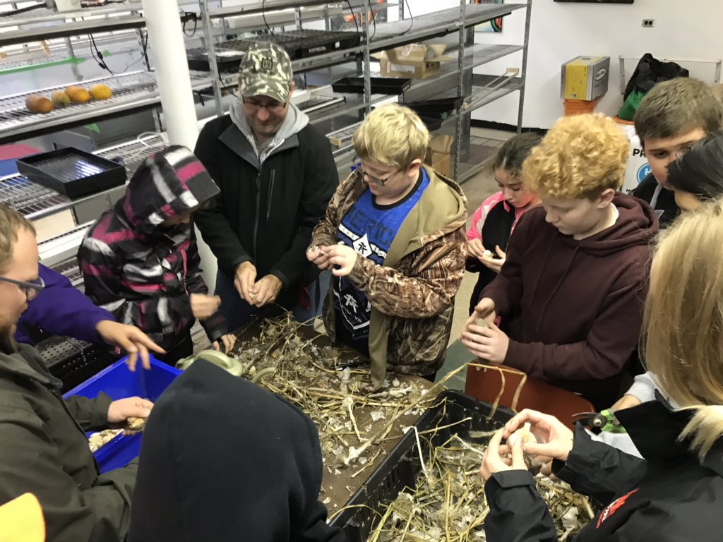 PerezLiteracy's tweet photo. Partners for youth @pfyouthnb ,@nasismiddle and @TheVilleCoop team up today for our Outdoor Adventure Classroom #vampiresbeware #garlicplanting #cilantro #outdoors #lifeskills #farmtotable https://t.co/zgjD1fXzVF