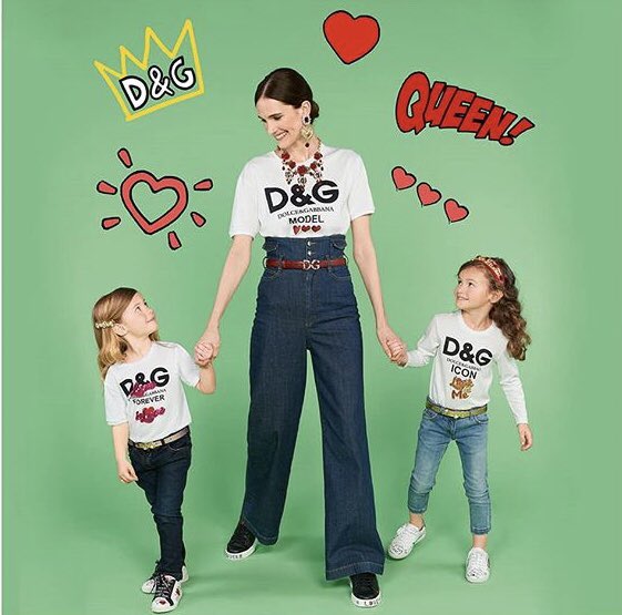 AvoirFashion's tweet photo. Get ready to play with @dolcegabbana โค๏ธ
๐ธ: @alexandalexa
#avoirfashion #searchcompareshop #kidsfashion #fashionwebsite #dolcegabbana https://t.co/QIyQ8gxMFv
