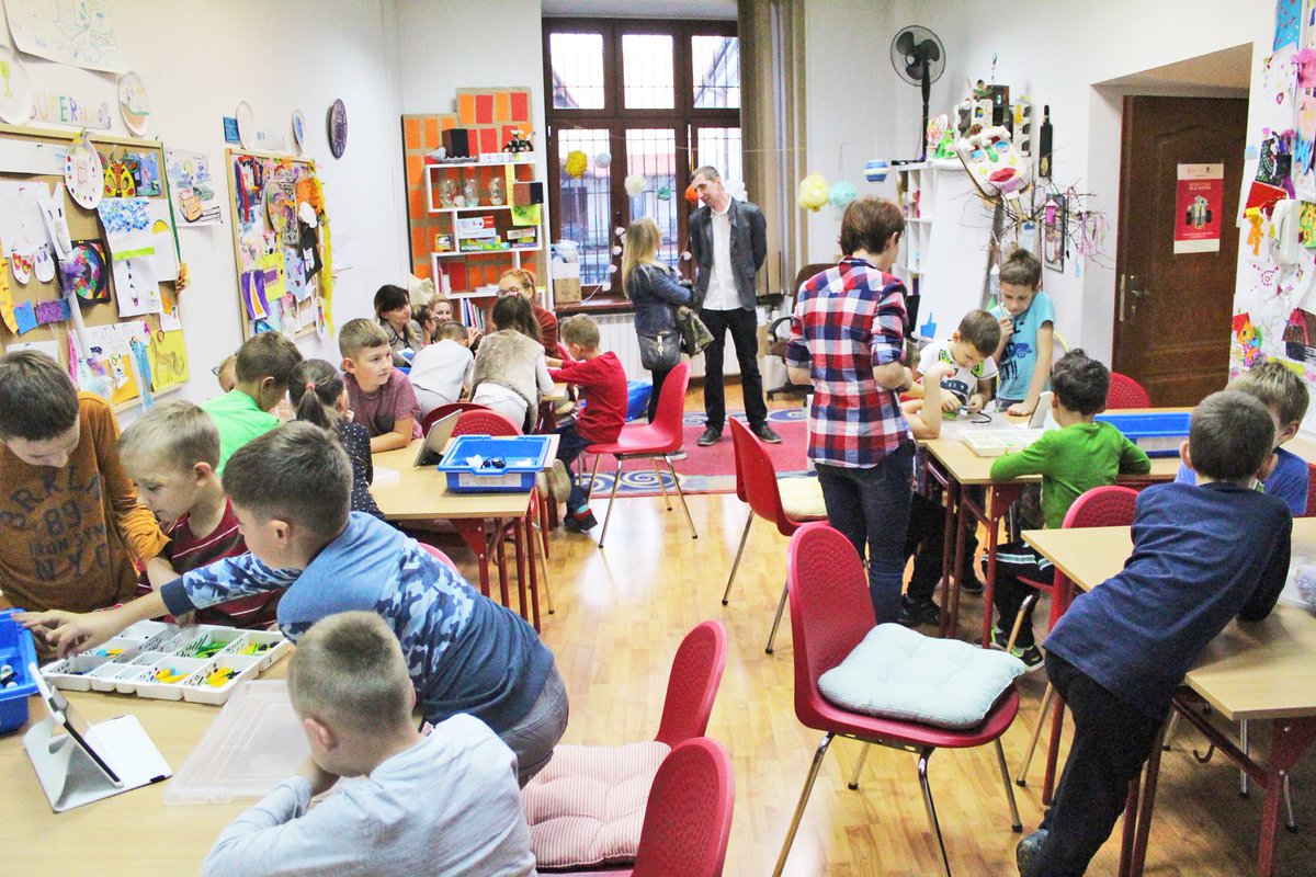 rjakrobot's tweet image. Event w Pracownia Kreatywna z @LoFiRobot i Wedo 2.0