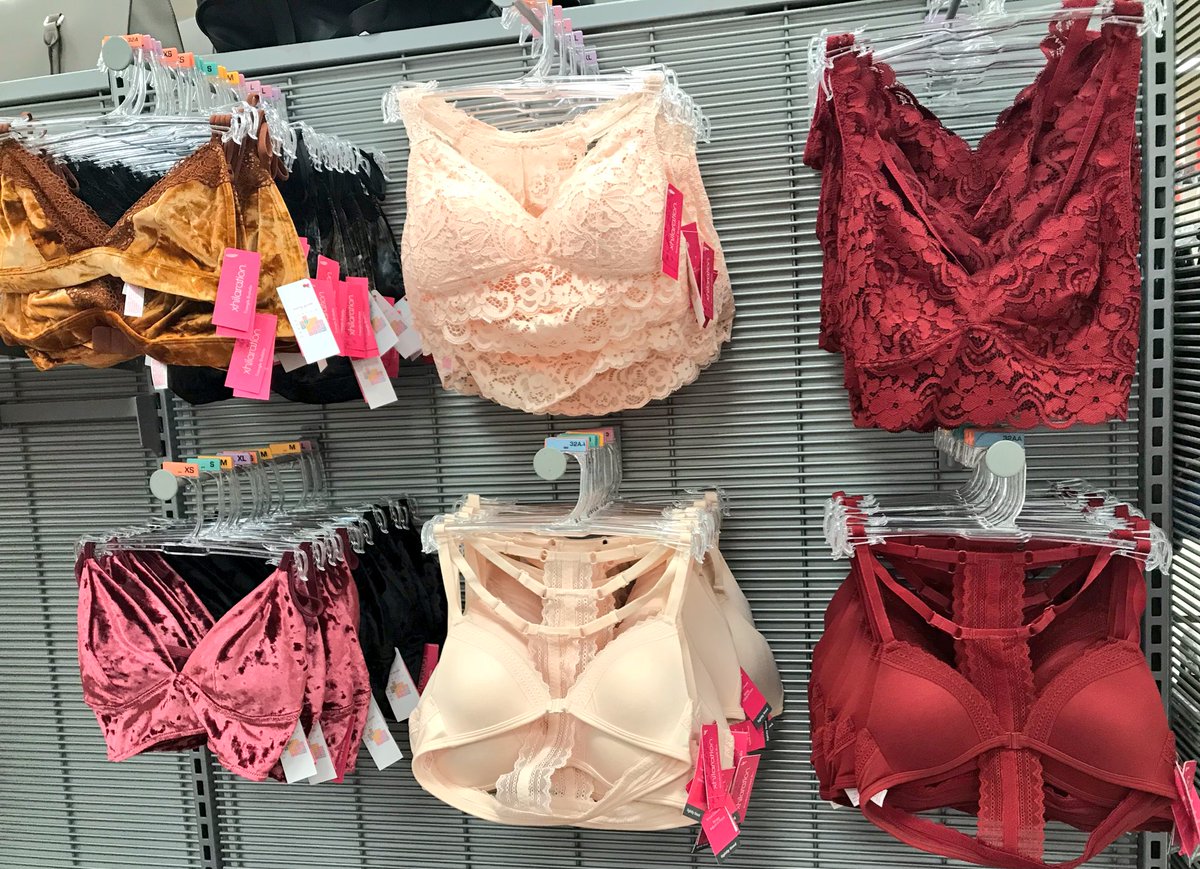 targetVM_erika's tweet image. Warm➡️Cool color story in intimates...❤️🧡💛💚💙💜 #VM #HolidayDomination #d170 @EricWunderle
