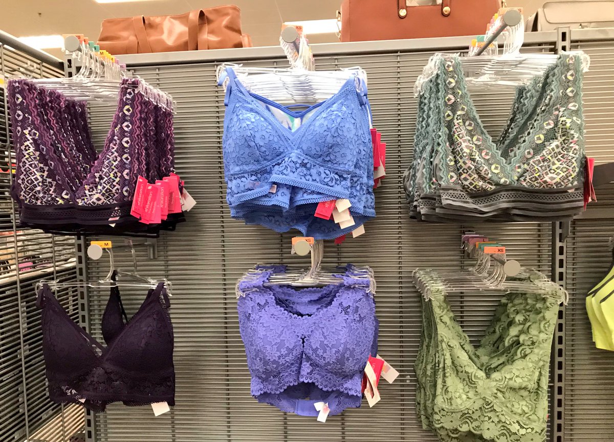 targetVM_erika's tweet image. Warm➡️Cool color story in intimates...❤️🧡💛💚💙💜 #VM #HolidayDomination #d170 @EricWunderle
