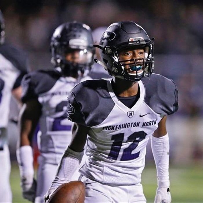 battle_schools's tweet photo. ‼️Our friday night football game rivalry of the week is Pickerington Central VS. Pickerington North ‼️ Who do you think will win? RT for Pickerington Central. LIKE for Pickerington North. 🏈 https://t.co/B34bKewgLn