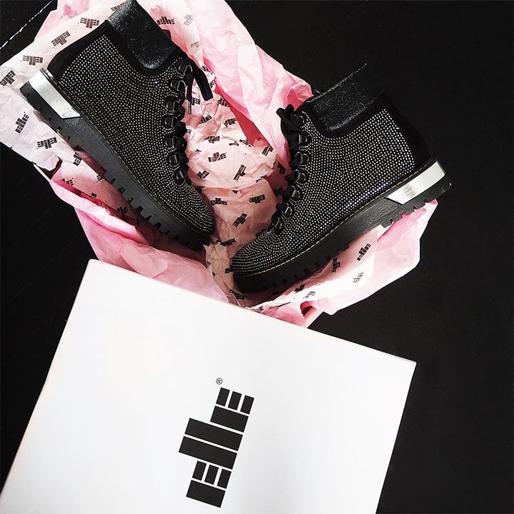 Hem sıcak, hem parlak!
#somapura #elleshoescom #elleayakkabı #shoes