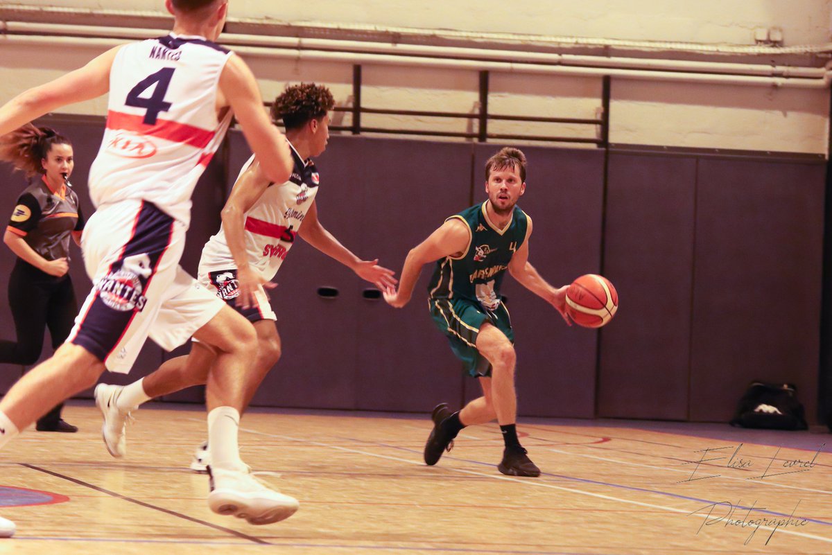 algarennes's tweet photo. Nos Nationaux @algarennes (2V-1V) en déplacement à Angers ce samedi (20h) pour y affronter la réserve de l'@EABasket49 (2V-1D) au complexe de Villoutreys #J04 #NM3 @liguebasketPDL @ffbasketball. Des supporteurs pour les accompagner ? https://t.co/mTmMY8HbJZ