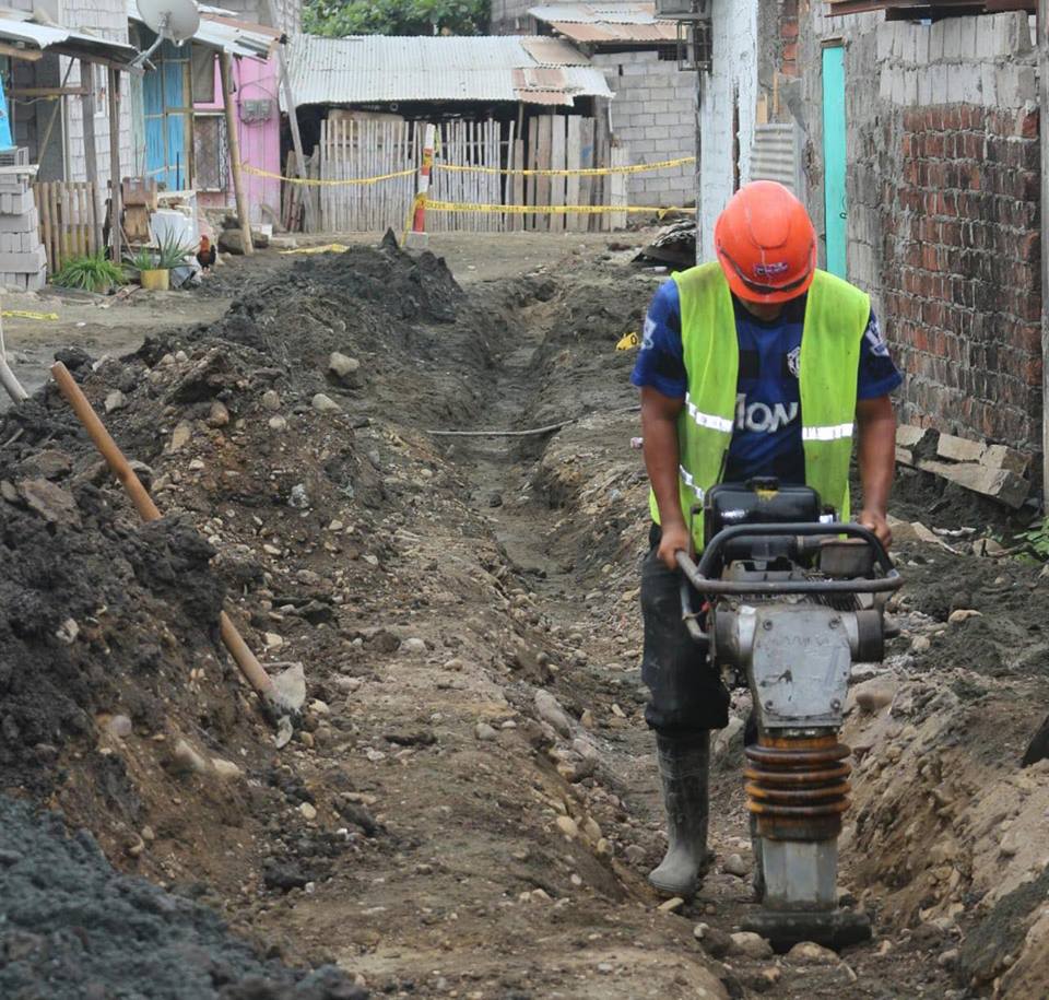 GADMJujan's tweet photo. ¡Buscamos mejorar la calidad de vida de la ciudadanía!.
El agua potable es una realidad que se construye en #Jujan. Diariamente continúan los trabajos en diferentes puntos de la cabecera cantonal.

#NicoAlcalde #NicoSigue https://t.co/OM9jKiKqVj