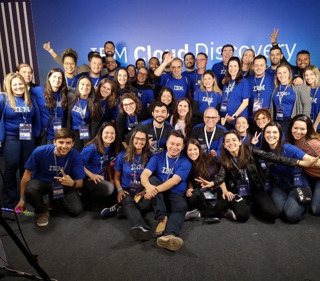 victorshinya's tweet image. E assim foi o maior evento da @IBMBrasil: o #IBMCloudDiscovery! Dois dias de evento cheio de conteúdo! Foi um imenso prazer fazer parte da Staff como Coordenador dos Labs e participando dos Labs:  #Chatbot com Watson Assistant e #CoreML com Watson Studio e  Visual Recognition!