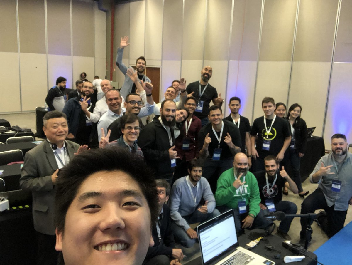 victorshinya's tweet image. E assim foi o maior evento da @IBMBrasil: o #IBMCloudDiscovery! Dois dias de evento cheio de conteúdo! Foi um imenso prazer fazer parte da Staff como Coordenador dos Labs e participando dos Labs:  #Chatbot com Watson Assistant e #CoreML com Watson Studio e  Visual Recognition!