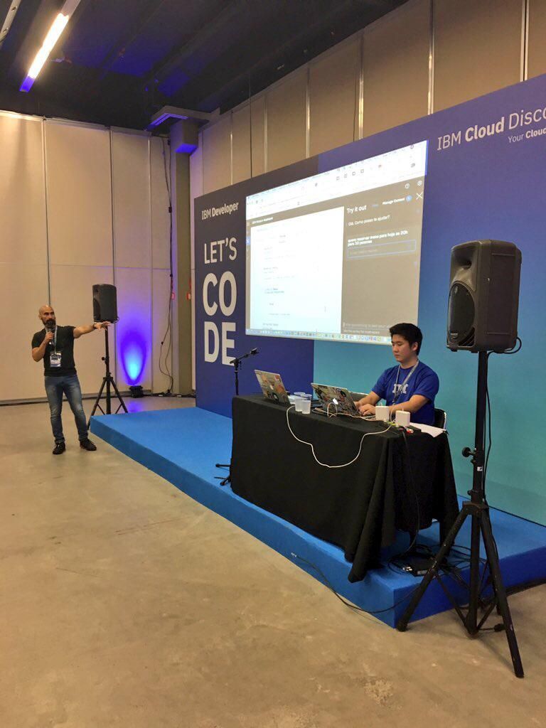 victorshinya's tweet image. E assim foi o maior evento da @IBMBrasil: o #IBMCloudDiscovery! Dois dias de evento cheio de conteúdo! Foi um imenso prazer fazer parte da Staff como Coordenador dos Labs e participando dos Labs:  #Chatbot com Watson Assistant e #CoreML com Watson Studio e  Visual Recognition!