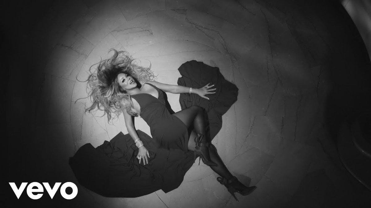 VeroMerol's tweet photo. Β‘Paren todo! @MariahCarey ya tiene video oficial para su nuevo sencillo #WithYou
#WithYouVideo
https://t.co/oUUtcO9vKS https://t.co/bMpjWhwnbJ