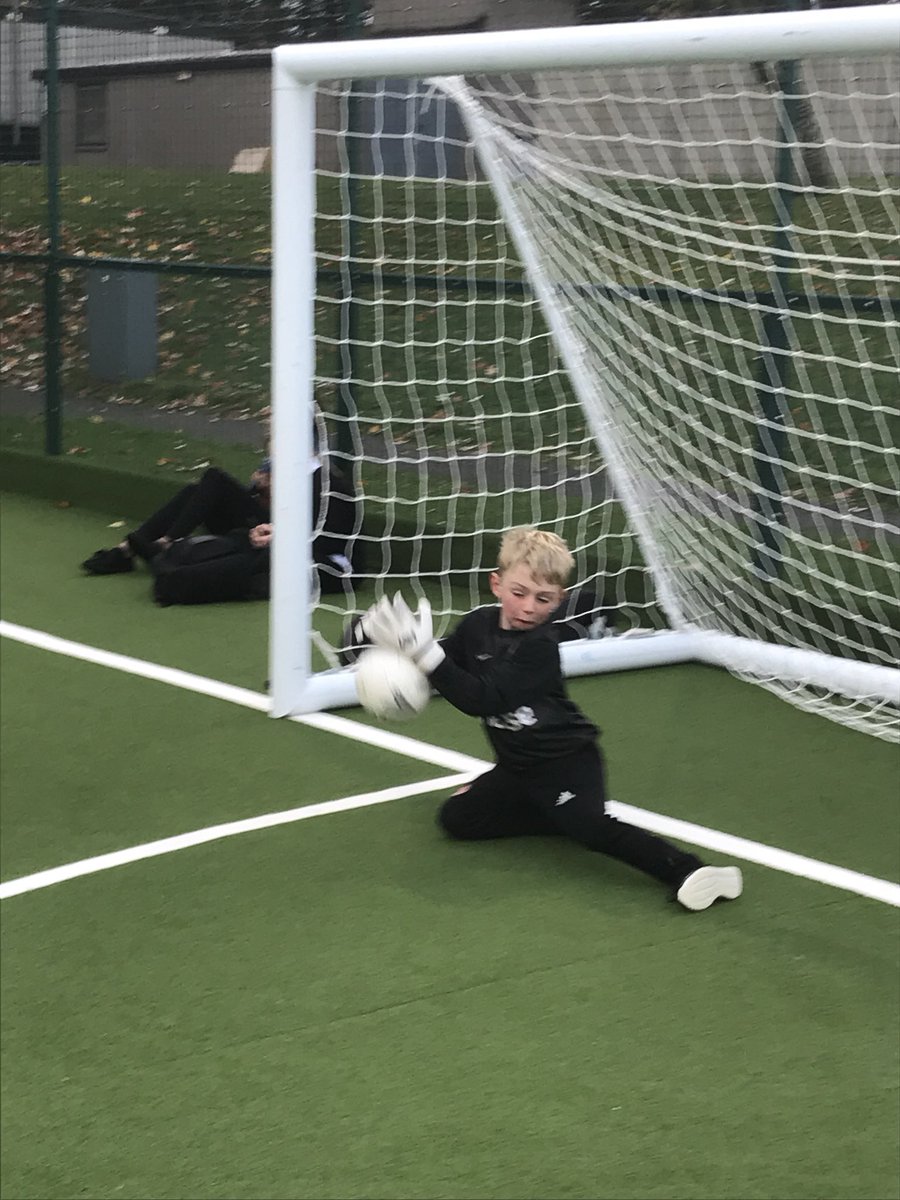 vicmcm88's tweet photo. Flynn at his first school match as goalie. He is thrilled. The boys did great for their first matches #welldone #proudmum #forehillprimary @ForehillSchool https://t.co/cBCQUAJDLn