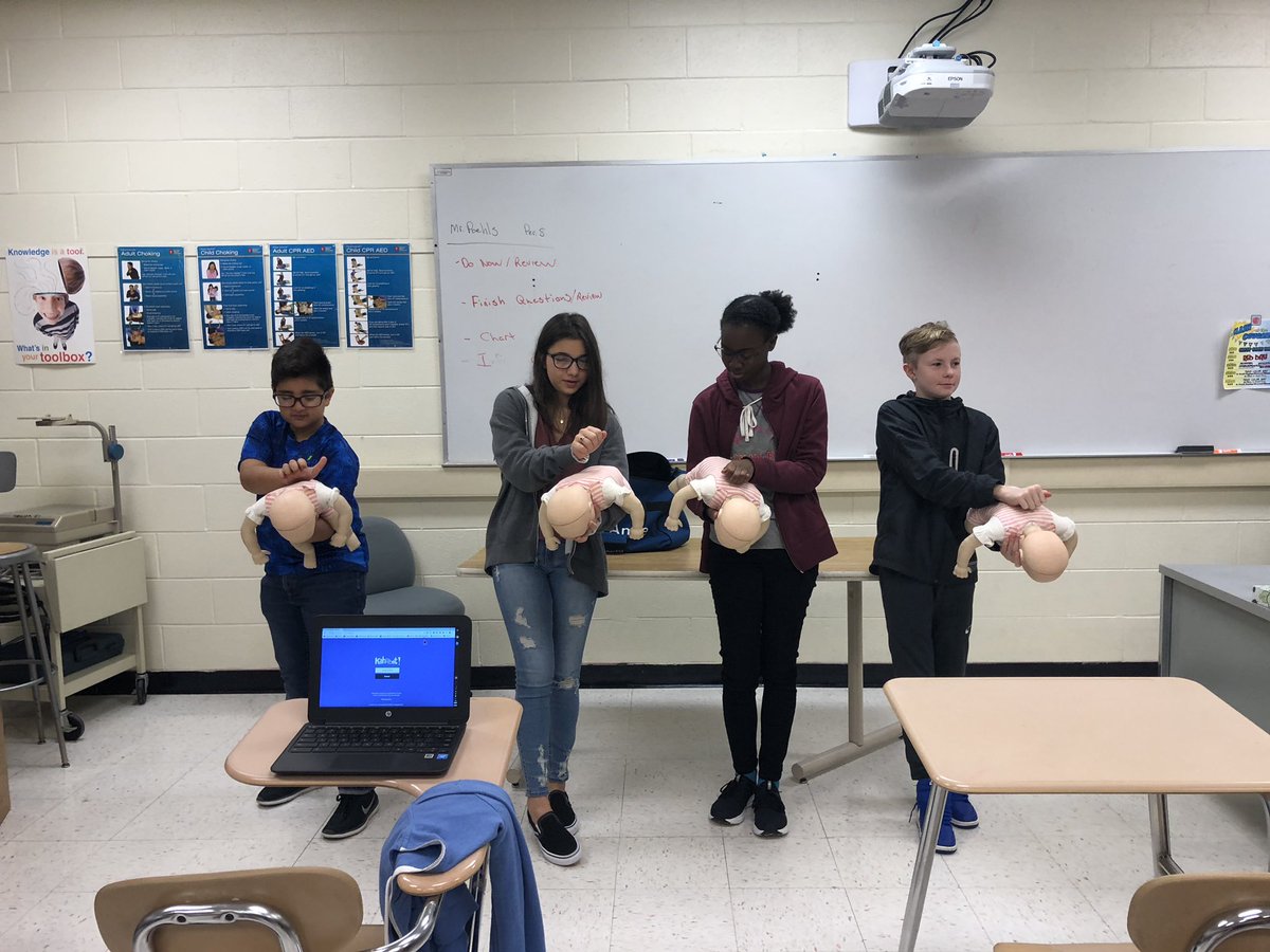 Mtl_BeyerleHMS's tweet photo. 7th grade students learning how to help a baby choking ! #5backblows #5chestthrusts https://t.co/vsVoeHlERg