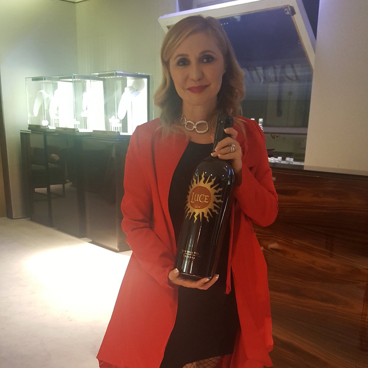 Tonight #LuceDellaVite meets <a href="/DamianiOfficial/">Damiani</a> for the special event, #LaVendemmia2018, in #MontenapoleoneDistrict. #TenutaLuce #Montenapoleone