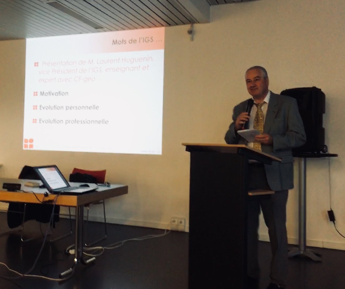 BIZGeo1's tweet photo. Les différents intervenants ont fourni ce soir à Yverdon de nombreuses et riches informations concernant les perspectives de formation continue chez CF-geo. Merci à @Ciana_Nicolas @tvg_ch @igs100 et @gianni_di_marco https://t.co/AS6Cysg5dh https://t.co/p8gxgQvx80
