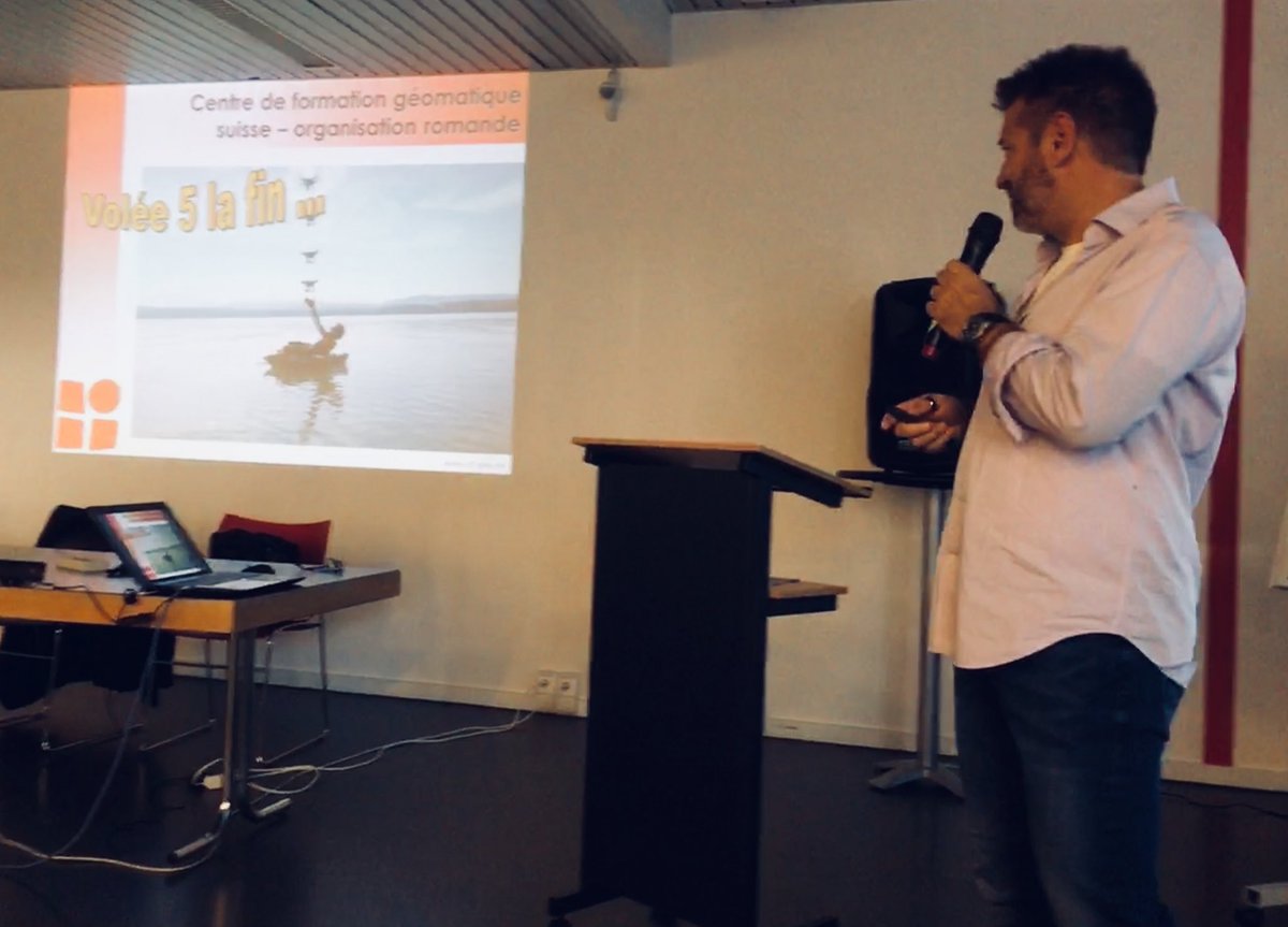 BIZGeo1's tweet photo. Les différents intervenants ont fourni ce soir à Yverdon de nombreuses et riches informations concernant les perspectives de formation continue chez CF-geo. Merci à @Ciana_Nicolas @tvg_ch @igs100 et @gianni_di_marco https://t.co/AS6Cysg5dh https://t.co/p8gxgQvx80