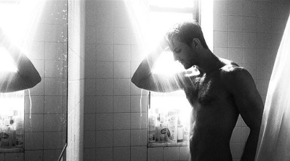 TheLeviMichaels's tweet photo. Shower time, anyone wanna join? 
There's enough room for two. https://t.co/w2Ez9T0Erl