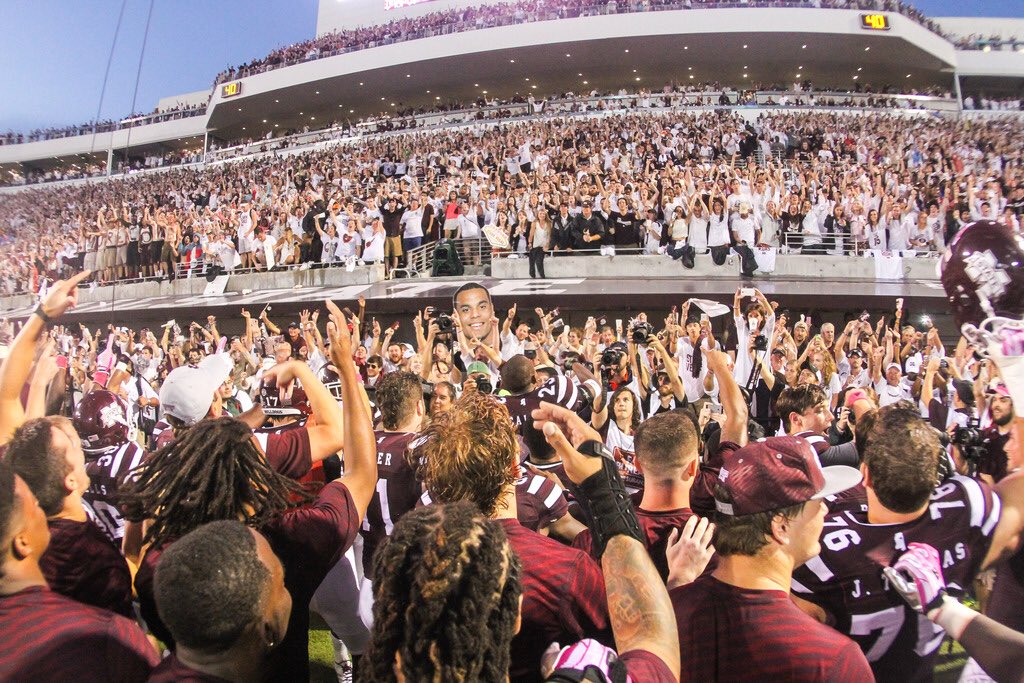 MSUhistory's tweet photo. On this day in 2014- In front of a record crowd at DWS, 62,945, #3 MSU forced #2 Auburn into 4 turnovers and won 38-23.
Dak: 18-34, 367 total yds, 3TD
Josh Robinson: 97yds, 2TD https://t.co/qxr4p5zA0g