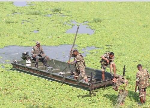 majorgauravarya's tweet photo. Rather than asking army to clean lakes &amp; build bridges, govt should send people of these failed agencies to serve in army &amp; learn its ethos. Indian Army’s magic is not in equipment &amp; manpower. It is in it’s integrity &amp; intent. And you can’t buy that with money. https://t.co/jIguK5Ux15