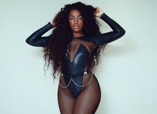 robscombr's tweet photo. Letra e Clipe: IZA - Dona de Mim #IZA https://t.co/i5qQ7c2g6h https://t.co/uOxeDJxo1f