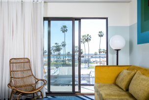 Hotel Erwin tweet media