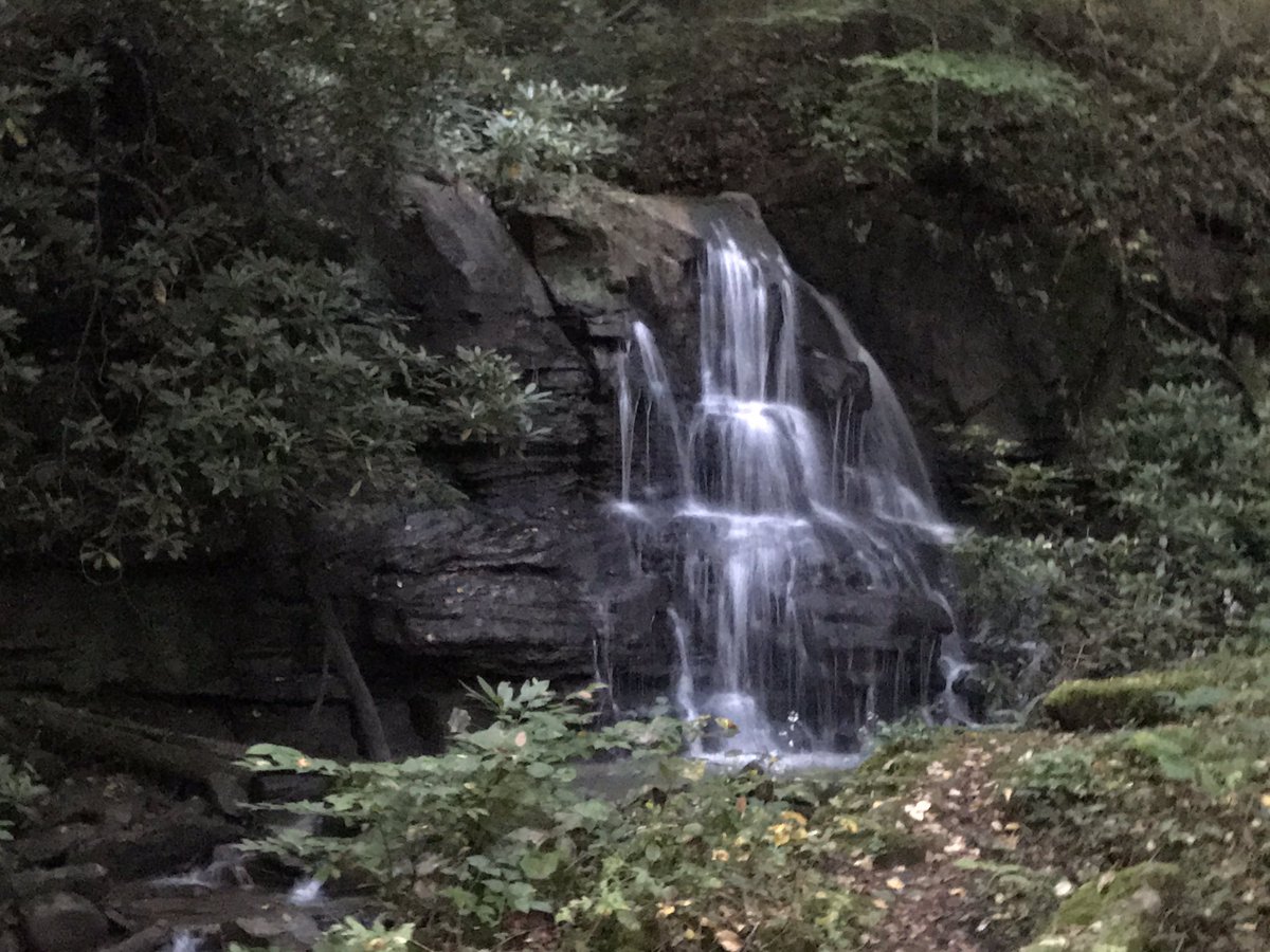 carobins's tweet photo. Beautiful West Virginia -just up the road from my house. #cometowv #AlmostHeaven https://t.co/O633QGBJA2