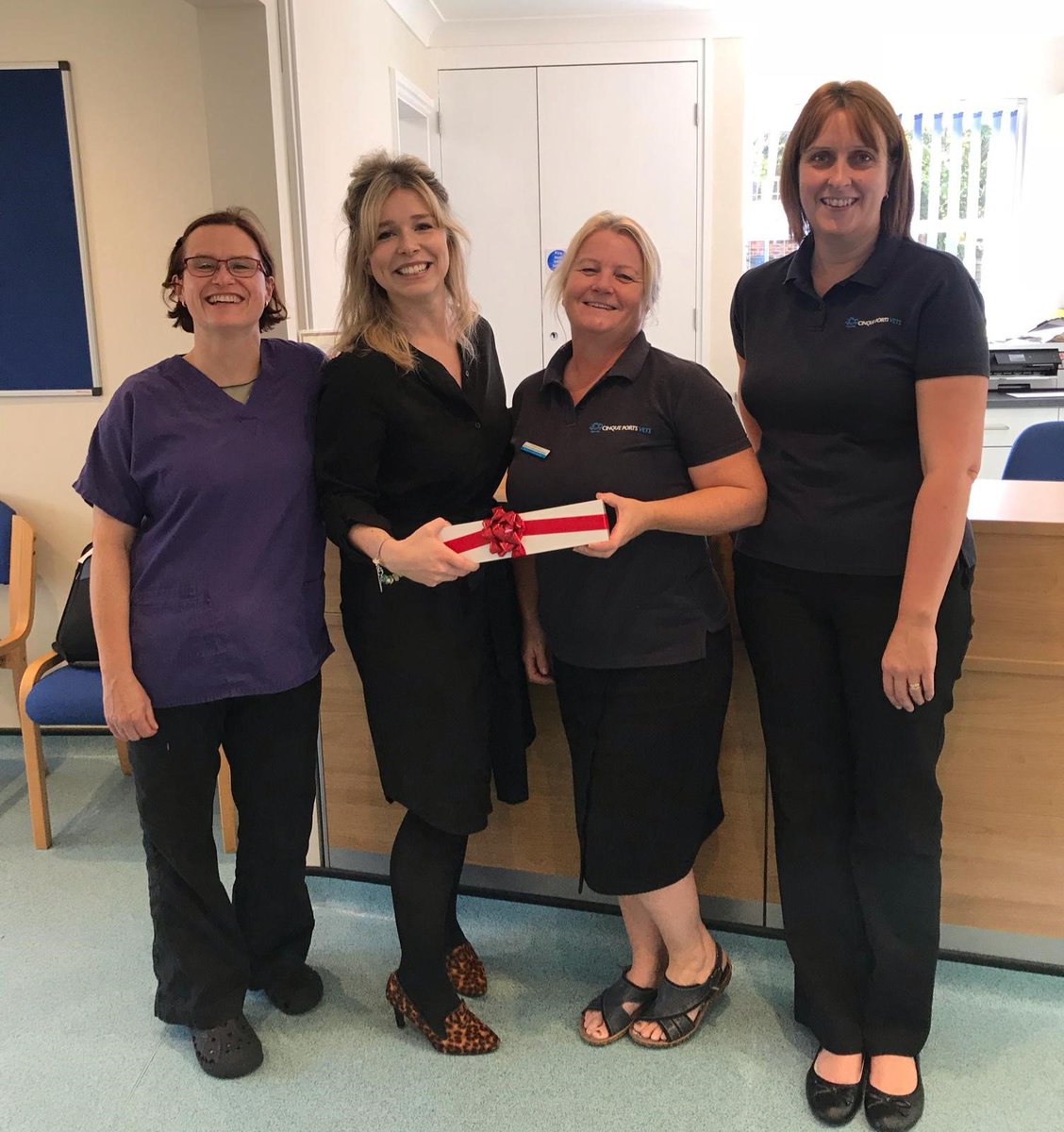 jointheelite's tweet image. Our Senior Recruitment Consultant Sophie has been on the road today in the Kent area to present the winners of our competitions for both the #VetDynamics Conference and #VMG/SPVS. Pictured are Melanie and Bev from Cinque Ports Vets and @pennardvet #jointheelite