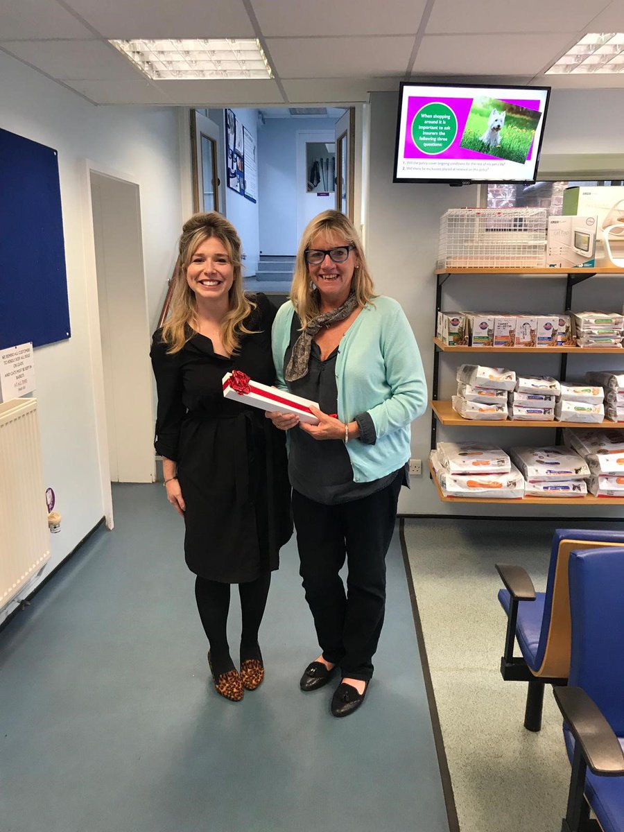 jointheelite's tweet image. Our Senior Recruitment Consultant Sophie has been on the road today in the Kent area to present the winners of our competitions for both the #VetDynamics Conference and #VMG/SPVS. Pictured are Melanie and Bev from Cinque Ports Vets and @pennardvet #jointheelite