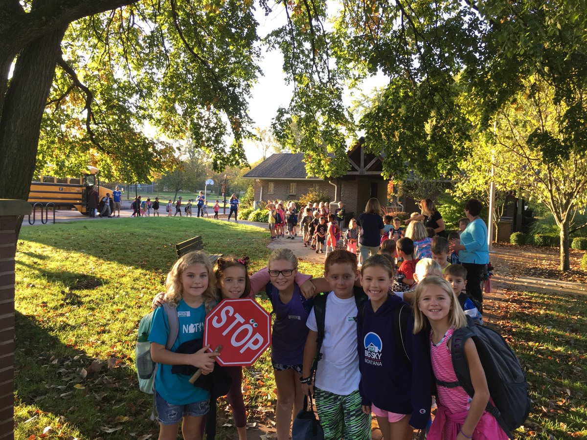 Beverly_Bobcats's tweet photo. Beverly students, staff , and families joined in Walk to School Day!  We had over 250 walkers, including our bus riders and Kids Club students who walked from Beverly Park with staff and volunteers! https://t.co/FC1xdGVDcI