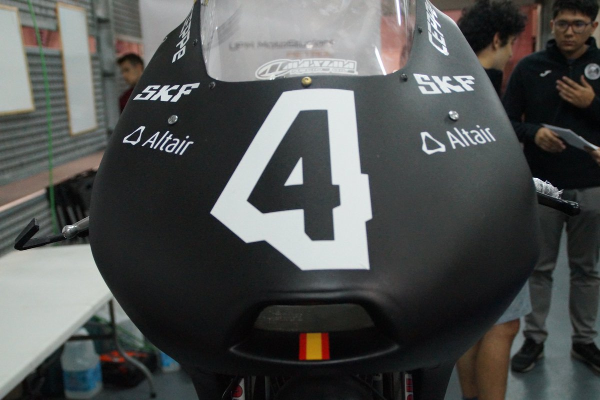 UPM_Motostudent's tweet photo. Aquí tenéis a nuestra #petrol, de descanso bien merecido.

Muchísimas gracias a todos nuestros patrocinadores, familiares, colaboradores, profesores y amigos que han hecho esto posible. Gracias a vosotros, y con esfuerzo y trabajo, la #EME18P ya es una realidad @La_UPM #MS2018 https://t.co/5GLBN8ATJj