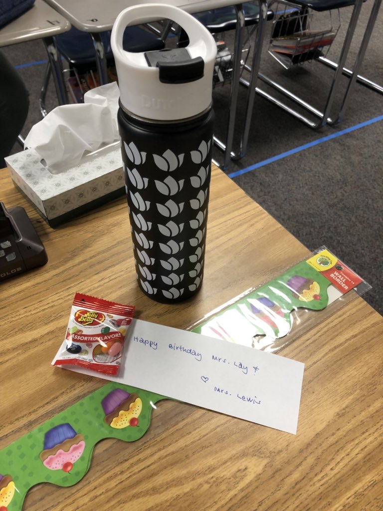 Noemi  Lay tweet media