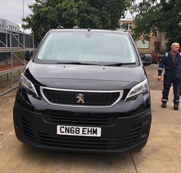 Evening #lancashirehour. We have had a great week again. This Peugeot Expert Crew Van got delivered to Poole Process Ltd this week. Thank you for your business and for the photos.  #intackvehicleleasing #peugeotexpert #anotherhappycustomer 😎😊