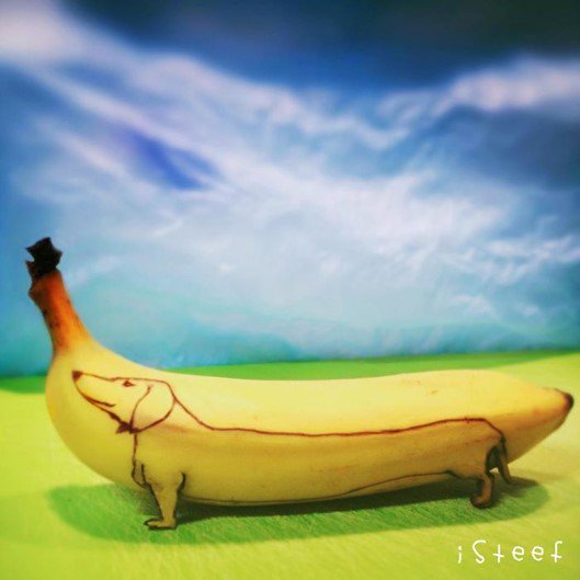 JackieArtCorner's tweet photo. #GoBananas Turning #bananas into #artwork is one of the passions of a guy named #StephanBrusche. #jac https://t.co/6VNhlRLSyg