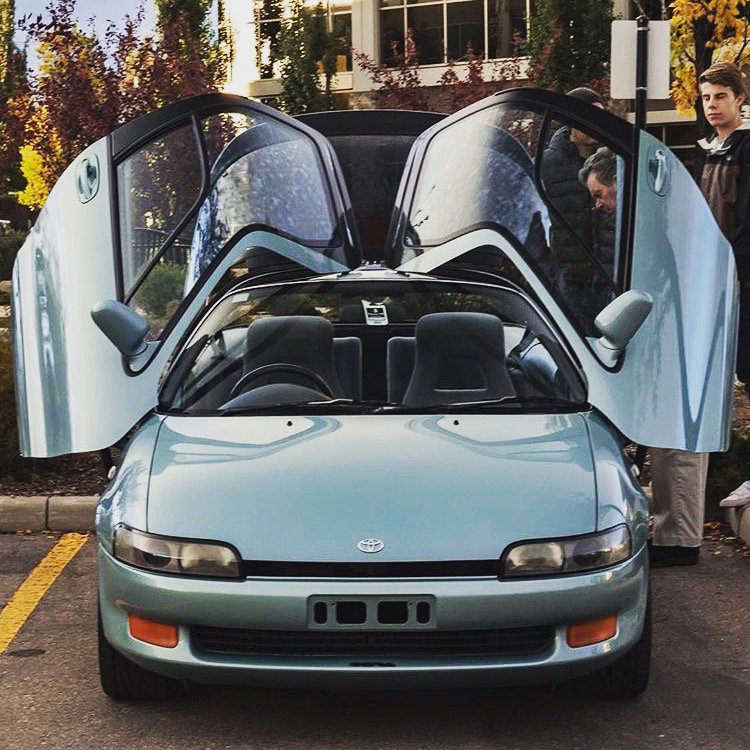 Blimey, it’s a Toyota Sera in the Prairie wild on a #TBT! These vehicles are a RARE find, look how it spreads its butterfly doors. Absolutely breath taking…

#MyPrairieToyota. #ToyotaSera #Toyota #ThrowbackThursday 

📸 loganparker.photography (Instagram)