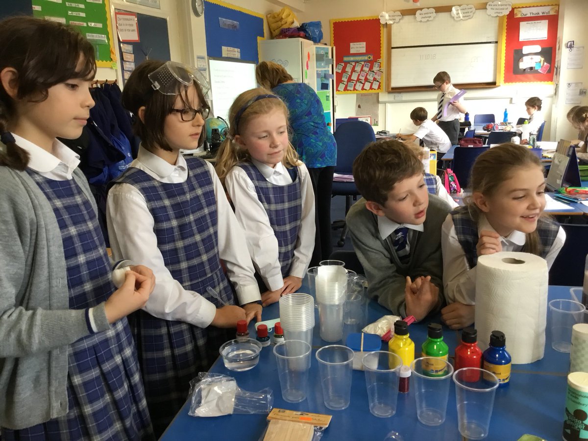 Kelvinside1878's tweet photo. Mixing it up for the #KAJ6 & #KAJ5 Science workshop to mark #dayofthegirl. #girlsinscience #STEM https://t.co/z6vAMD9nKJ