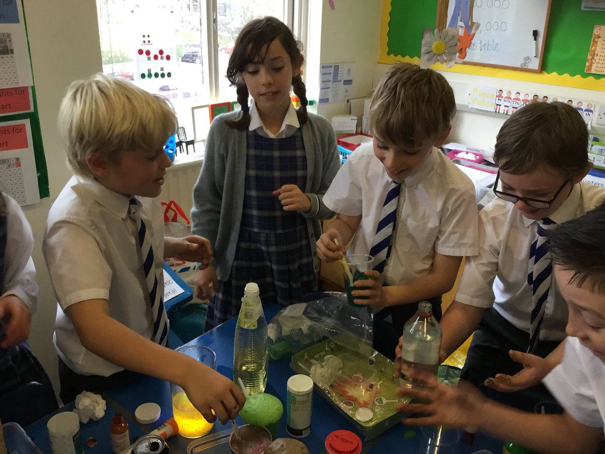 Kelvinside1878's tweet photo. Mixing it up for the #KAJ6 & #KAJ5 Science workshop to mark #dayofthegirl. #girlsinscience #STEM https://t.co/z6vAMD9nKJ
